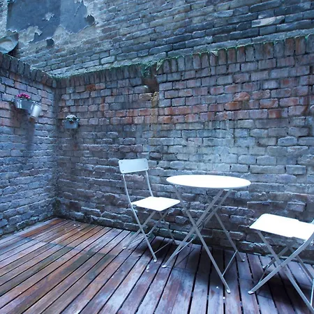 Premium By Hi5- Voeroesmarty Street * Budapest