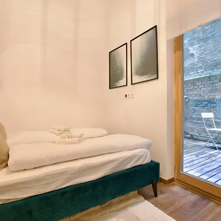 Premium By Hi5- Voeroesmarty Street * Budapest