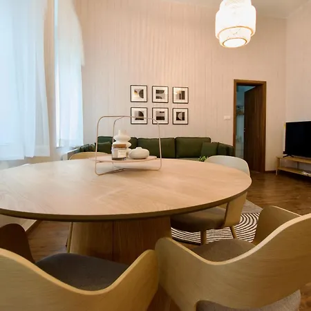 Apartment Premium By Hi5- Voeroesmarty Street Budapest