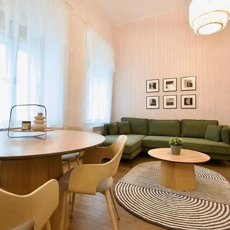 Premium By Hi5- Voeroesmarty Street Budapest