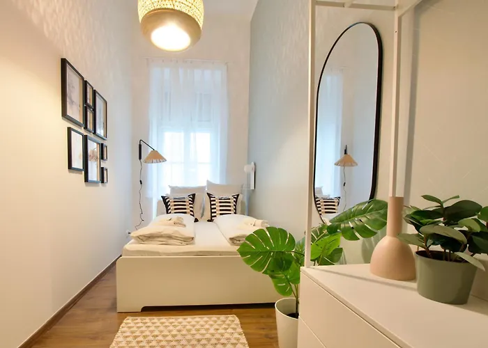 Premium By Hi5- Voeroesmarty Street Budapest