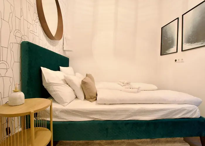 Premium By Hi5- Voeroesmarty Street * Budapest