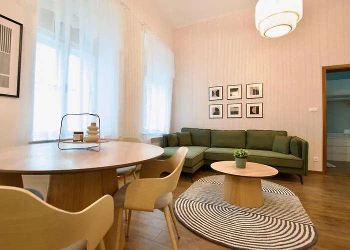 Premium By Hi5- Voeroesmarty Street Budapest